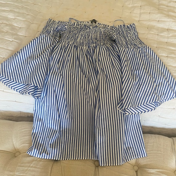 Zara short dress with bell sleeves small - Picture 8 of 13